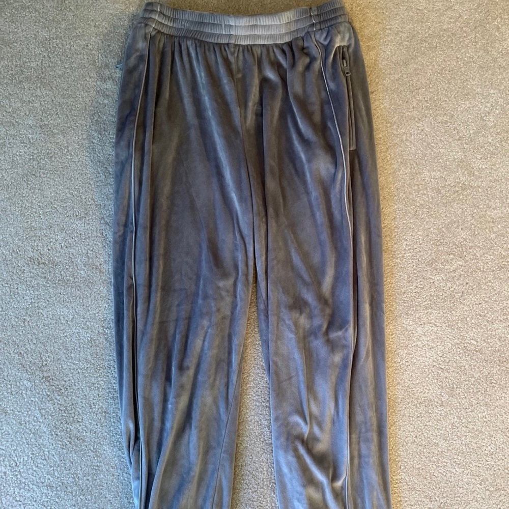 NWOT SKIMS Velour Pants
